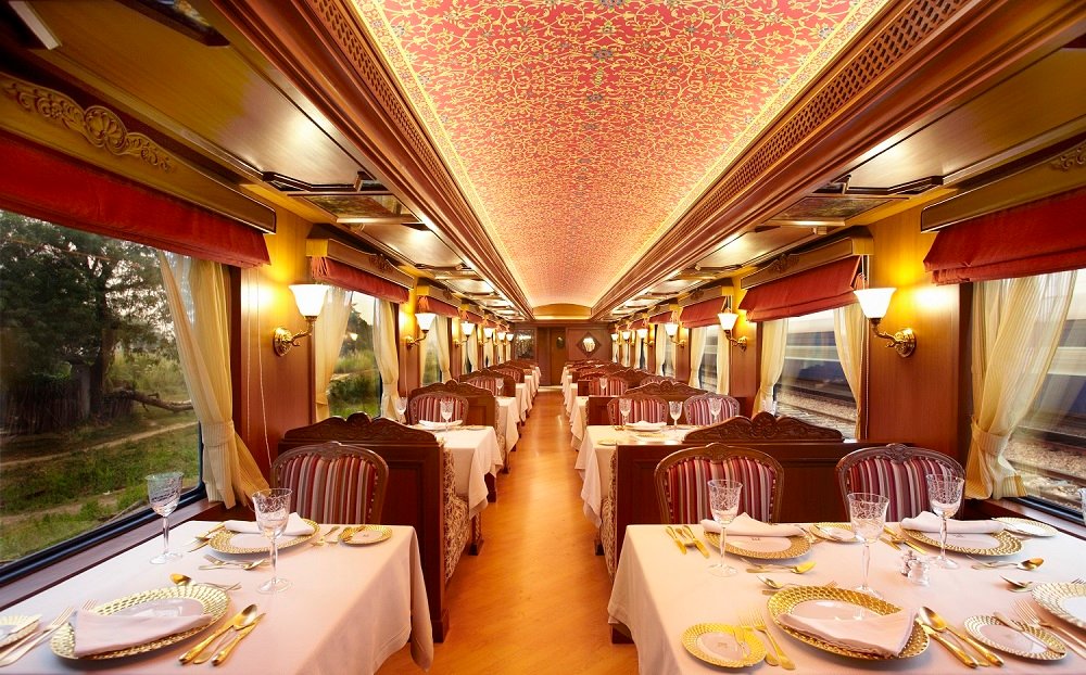 Maharaja Express, Luxury Train: localhi