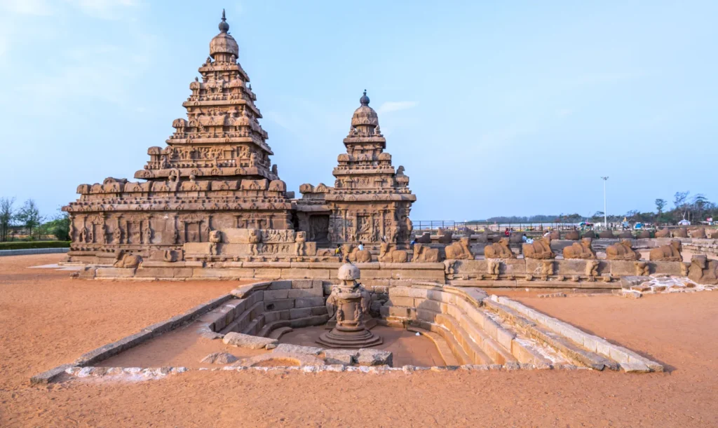 Mahabalipuram Beach, India : localhi