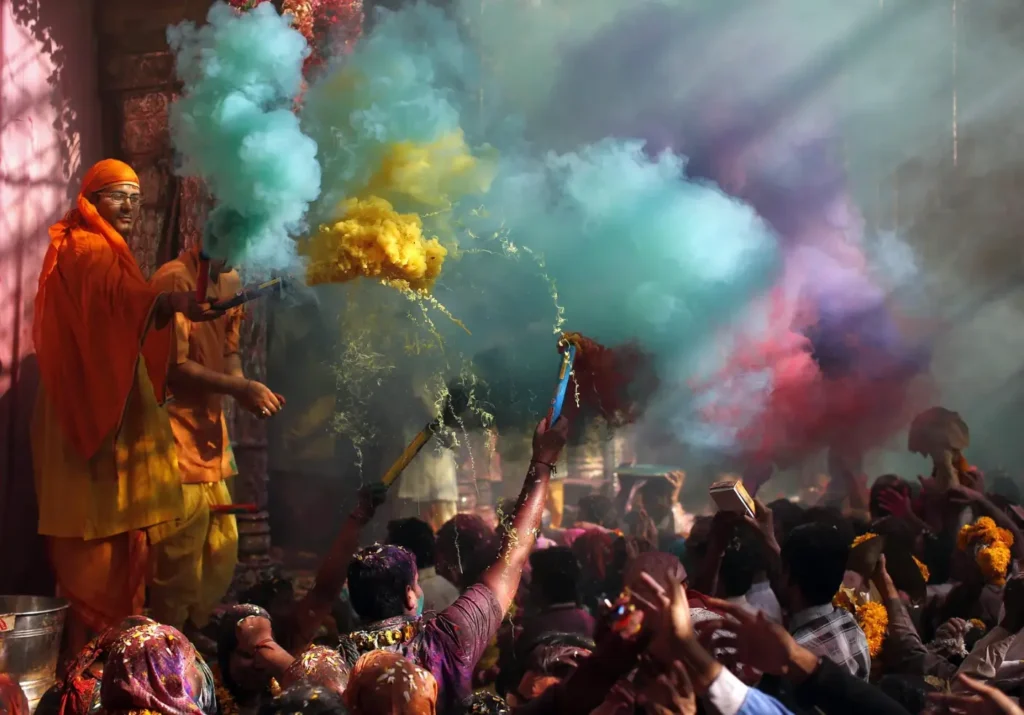 Rangwali Holi, Vrindavan, India: localhi