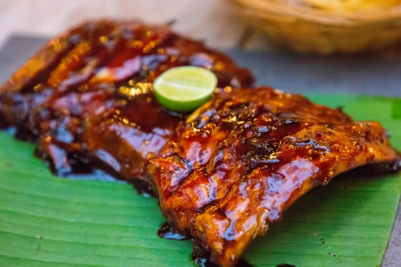 naughty-nuri-ribs, patong, thailand: localhi