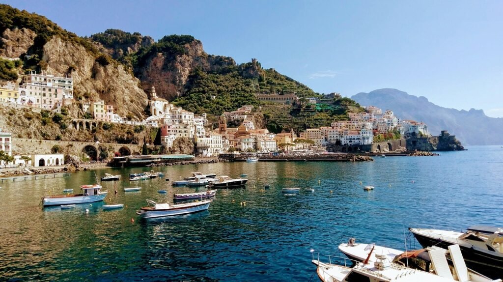 Amalfi Coast, Italy, Intrnational Honeymoon Destinations: localhi