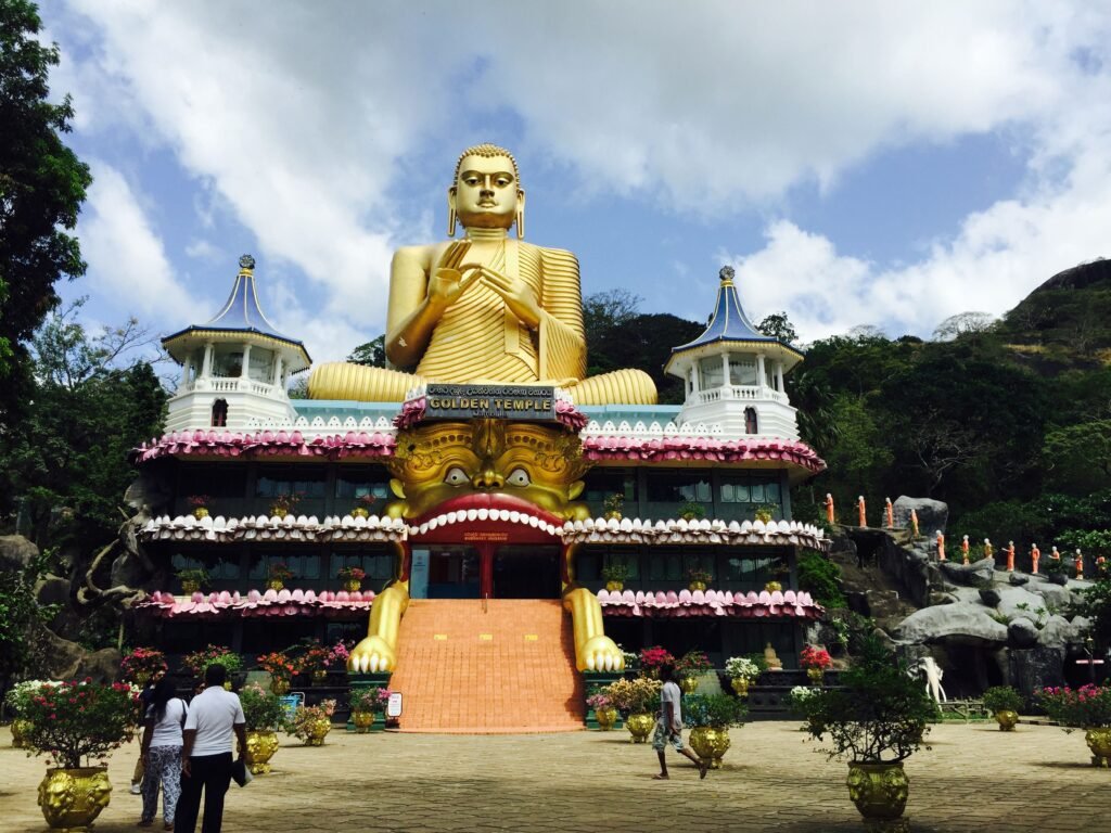 Dambulla Cave Temple, Sri Lanka: localhi